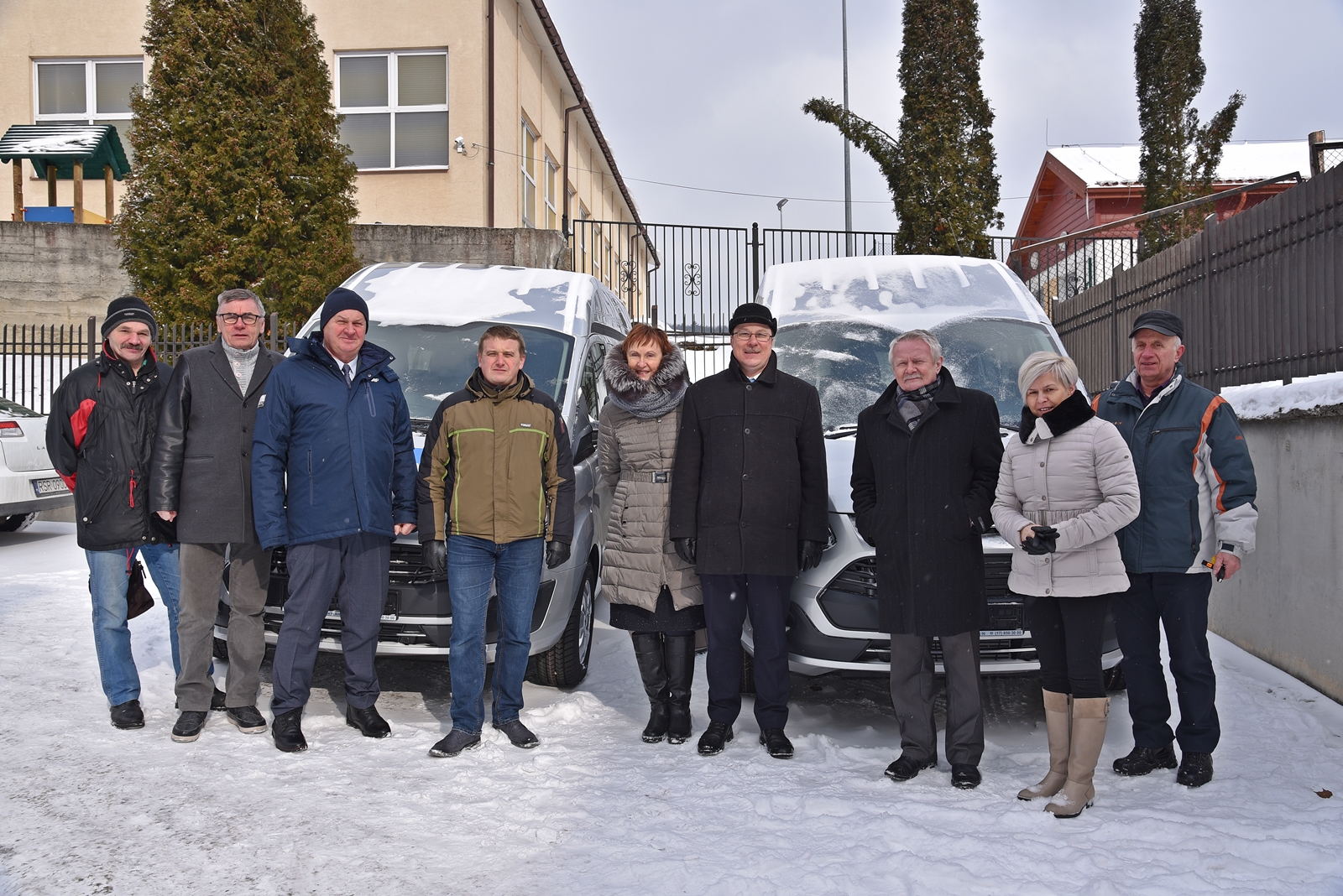 Nowe samochody dla DPS w Babicy i SOSW we Frysztaku